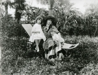 Sarah Bernhardt, 1890s, 1890