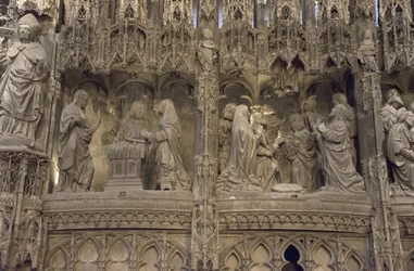 Escena del coro de la catedral de Chartres: a la izquierda: aparición de Cristo a su madre, a la derecha: ascensión