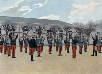 Escuela militar especial de Saint-Cyr (Saint Cyr), servicio interno: inicio del entrenamiento.