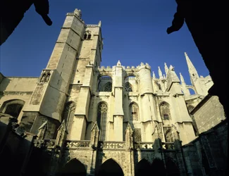 Catedral de St. Just desde el sur, comenzada en 1272