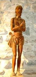Cristo de pie (madera)