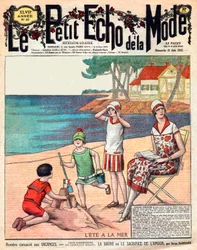 Verano en el mar, mujer con sus tres hijos en la playa