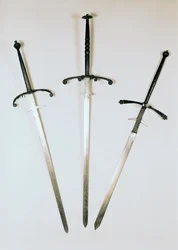 Tres espadas de dos manos, 1570