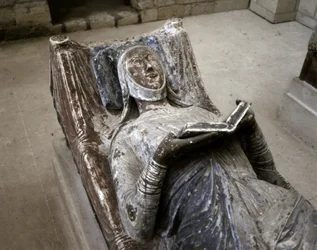 Tumba de Leonor de Aquitania.