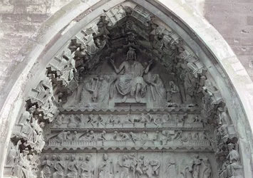 Tímpano del portal izquierdo del transepto norte que representa el Juicio Final, 1225-40
