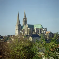 Vista de la Catedral de Chartres, desde el sureste, comenzada en 1194