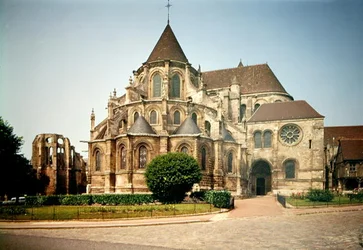 Vista del ábside de la Catedral de Notre-Dame, construida c.1150-1220