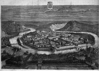 Vista de la ciudad de Besançon en el Doubs. Grabado de 1880 en "La republique illustree" colección privada.