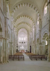 Vista del interior de la nave, c.1120-50