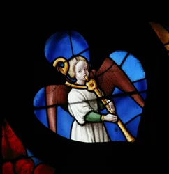 Ventana que representa a un Ángel Musical