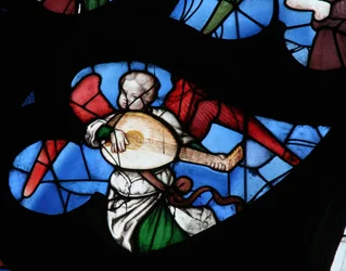 Ventana que representa a un Ángel Musical
