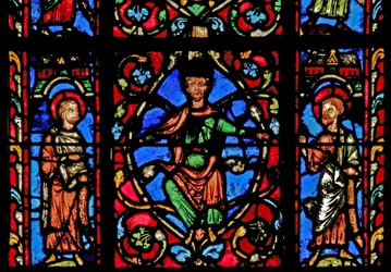 Ventana w0 que representa a un rey y dos profetas en el Árbol de Jesé