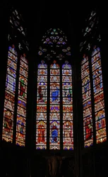 Ventana w0 que representa luces de tracería y cimas de doseles en la capilla oriental