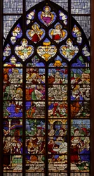 Ventana w12 que representa escenas de la Vida de Cristo después de la Crucifixión