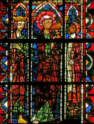 Ventana w202 que representa una escena de la leyenda de San Juan: el santo y la copa envenenada