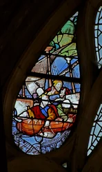 Ventana w21 que representa a Cristo haciendo que San Pedro camine sobre el agua (detalle)