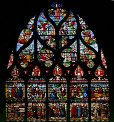 Ventana w6 que representa escenas de la vida de Santa María Magdalena