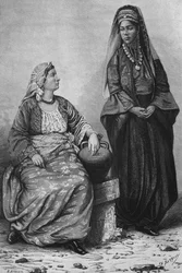 Mujeres de Trípoli, de La Syrie daujourdhui. Voyages dans la Phenicie, le Liban et la Judee. 1875-1880 de Louis Charles Emile Lortet, 1884 (grabado en blanco y negro)