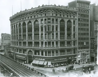 Tienda Departamental Saks y Compañía, Nueva York (foto de plata en gelatina)