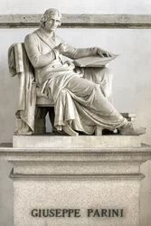 Estatua de Giuseppe Parini