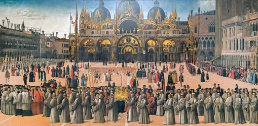 Procesión en la Plaza de San Marcos