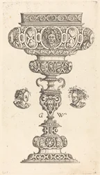 Cáliz con cabeza de guerrero