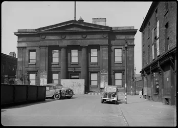 Ayuntamiento, Bexley Square, Salford, 1942