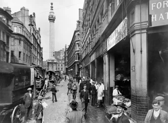 Monument Street y Monumento, Ciudad de Londres