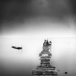 La serenidad del viejo muelle
