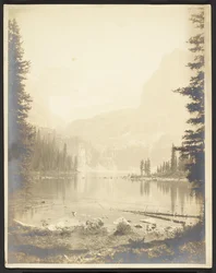 [Lago en Yosemite]