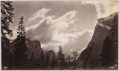 Valle de Yosemite, con nubes