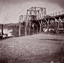 Puente sobre el río Tennessee en Chattanooga