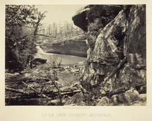 Lu-La Lake Mirador de la montaña