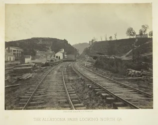 El paso de Allatoona, mirando al norte, GA