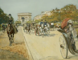 Figuras elegantes ante el Arco de Triunfo, París