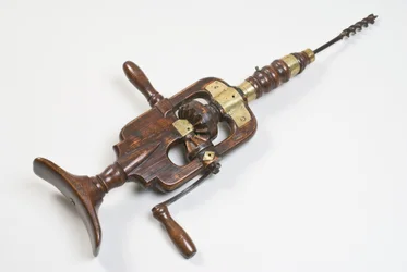 Taladro de pecho, antes del siglo XVII