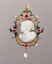 Colgante camafeo que representa el busto de un general barbudo