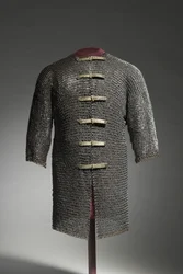 Cota de malla, c.1400-1450 (anillos de acero y latón, remachados con hebillas y correas modernas)