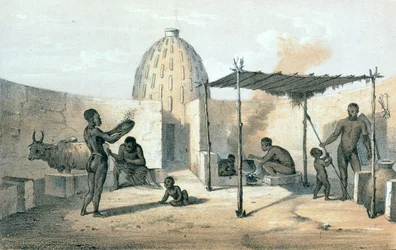 Interior de una vivienda de Musgu cerca de Chad, de 