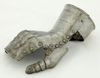Guantelete izquierdo, c.1490-1510 (restaurado siglo XIX)