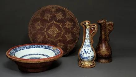 Jarra y plato chinos montados en estuches originales, Augsburgo, c.1655-60
