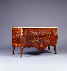 Una de un Par de Cómodas de Marquetería y Parquetería, c.1765