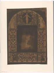 Diseño para el marco de un calendario de 1901 con mujeres y flores