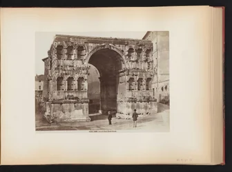 Arco de Jano en Roma, Italia Roma. Arco di Giano quadrifronte (título sobre objeto)