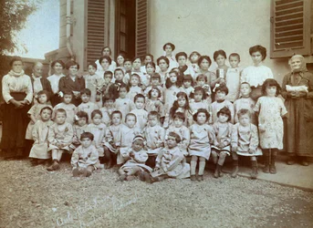 Niños de los reservistas en la preescolar 