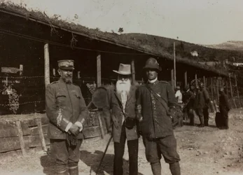 Álbum "Imágenes de la Guerra II": soldados italianos en Val Chiusone a Podsenica, 09/1917