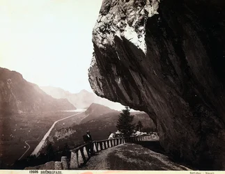 Una carretera en las montañas del paso de Brünig, en Suiza