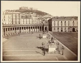 Nápoles, Largo Palazzo
