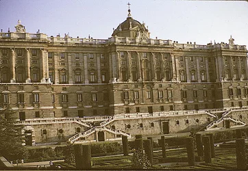 Vista del frente sur del Palacio Real, comenzado en 1738