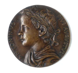 Medalla que representa a Antonino Pío: anverso